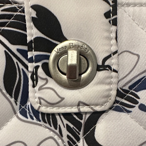 Vera Bradley Stylish Black and White Quilted Women's Wallet - Picture 2 of 7